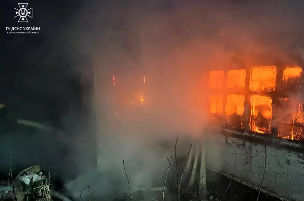 Фото до матеріалу: У Кам'янському районі пожежа: знайшли обгорілого власника будинку