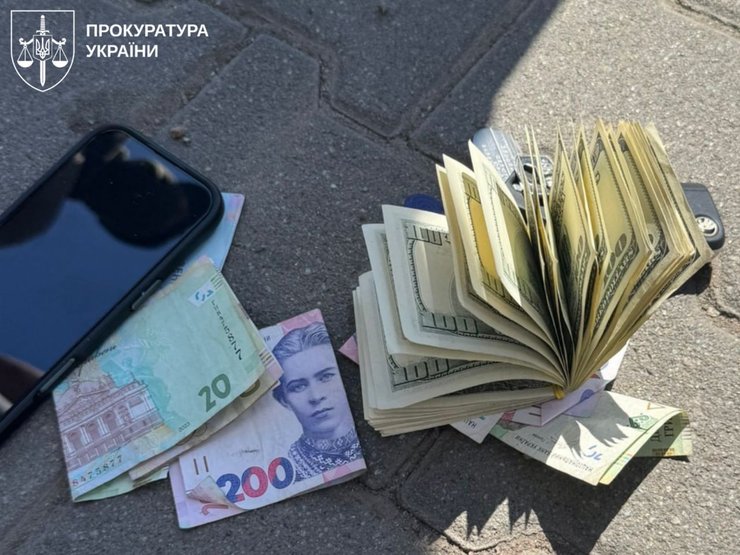 Фото до матеріалу: Начальника Житомирського ТЦК затримали на хабарі: він вимагав гроші за "непризов" працівників бізнесу