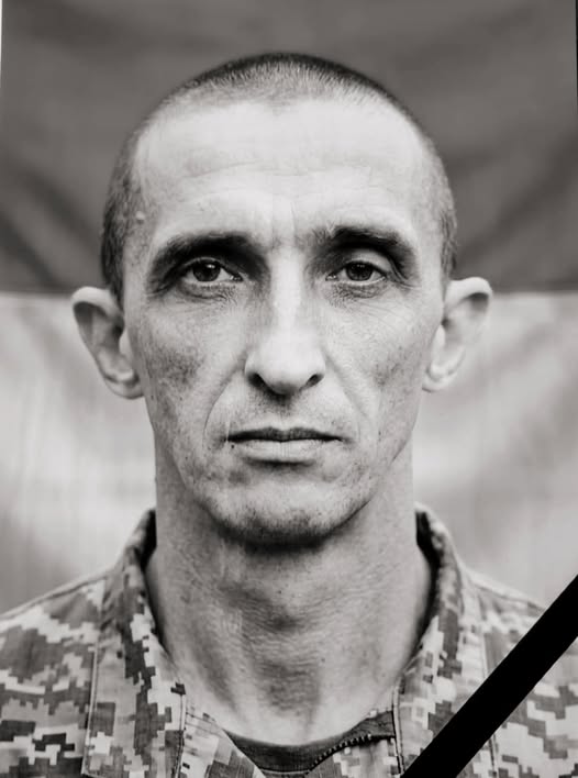 Фото до матеріалу: У Черкасах провели в останню путь захисника Олександра Стельмаха, який загинув на Донеччині