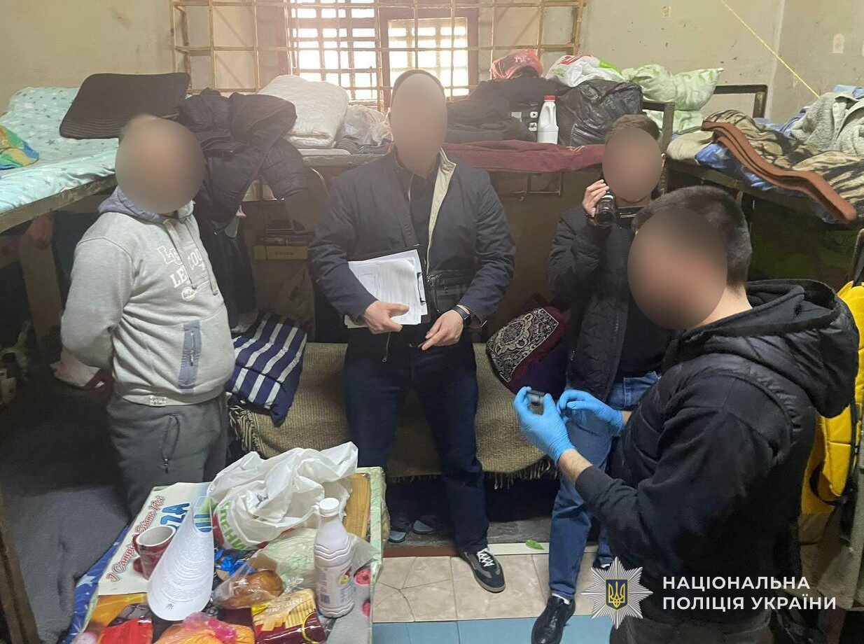 Фото до матеріалу: У Львові викрили схему збуту психотропів у виправному закладі — затримано двох осіб