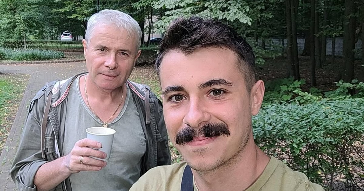 Фото до матеріалу: Королева Максима в елегантному образі з величезним намистом на шиї відвідала святковий концерт