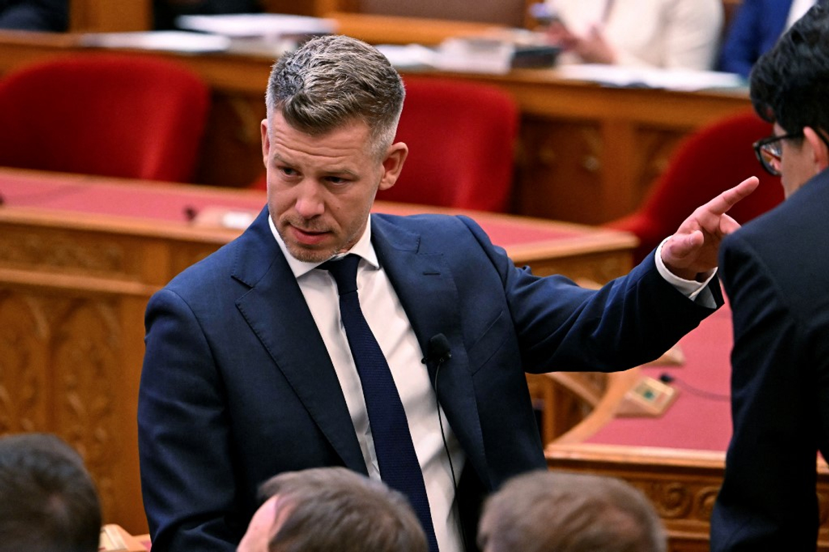 Фото до матеріалу: П'єтер Магар обіцяв повернути демократію та розблокувати 34 мільярди євро для Угорщини