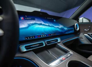 Фото до матеріалу: Шпигунські фото розкрили салон нового Dacia Striker – Авто