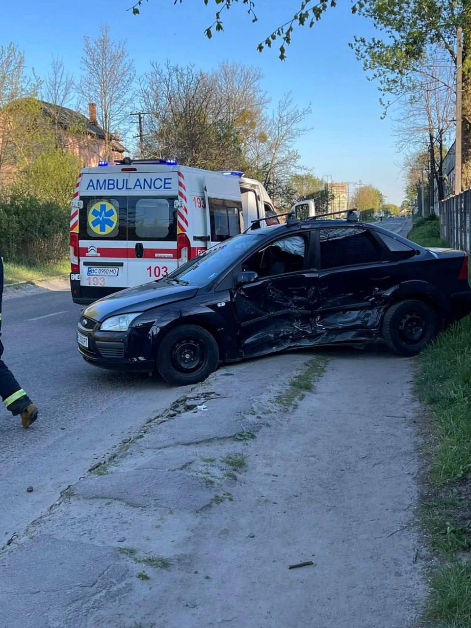 Фото до матеріалу: У Львові сталася серйозна ДТП: Перше фото та відео з місця