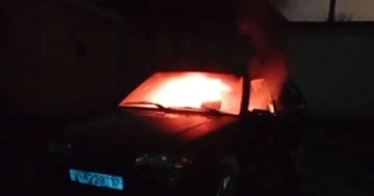 Фото до матеріалу: Партизани знищили поліцейський автомобіль у Чечні: відео диверсії