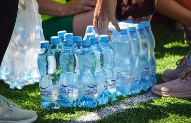 Фото до матеріалу: Карпатська джерельна змінила етикетки після штрафу АМКУ на 9,4 млн грн