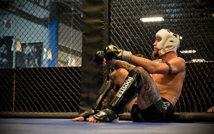 Фото до матеріалу: Амосов переміг Альвареса в UFC 328: друга поспіль перемога українця