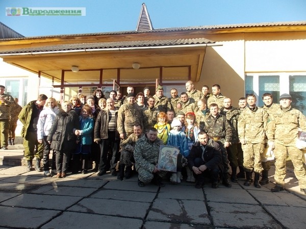 Фото до матеріалу: Волонтери привели свято до Яворівського полігону