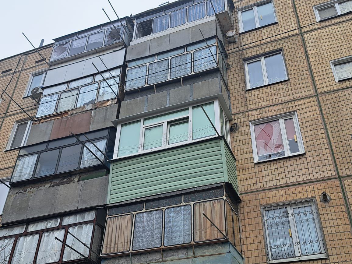 Фото до матеріалу: Атака на Нікопольщині: пошкоджено 5 будинків, постраждало двоє цивільних
