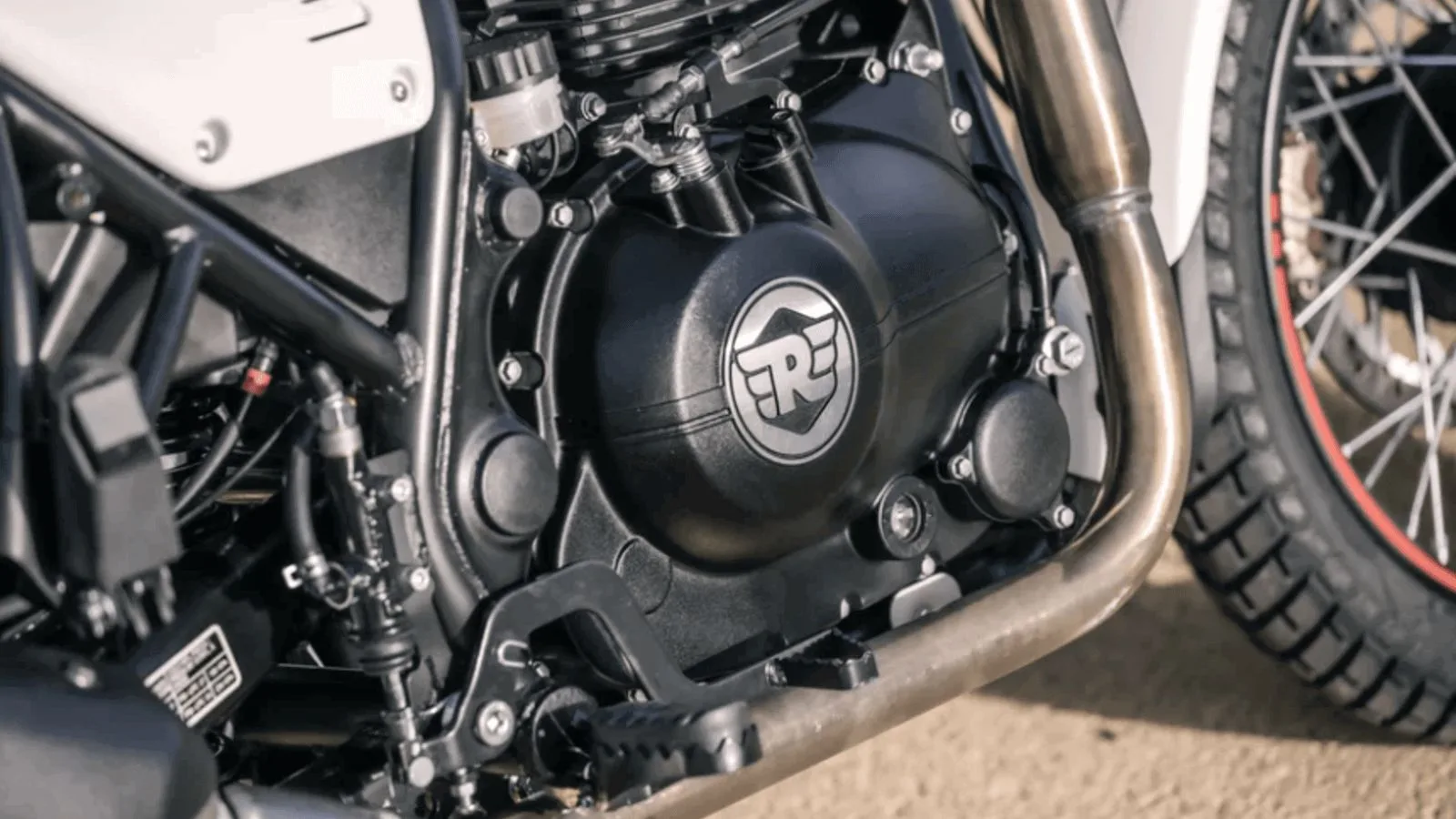 Фото до матеріалу: Royal Enfield Scram 450: новий скремблер на платформі Sherpa вийде у 2027 році