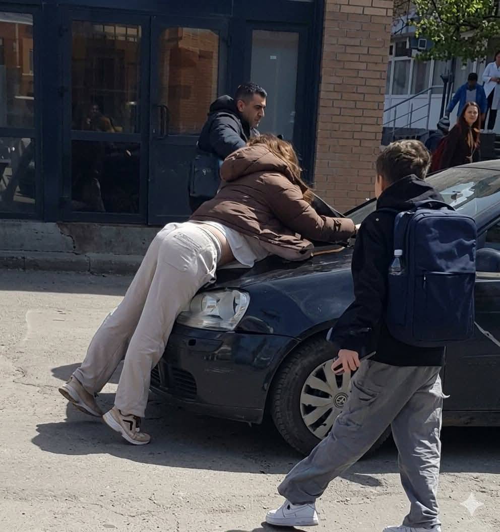 Фото до матеріалу: У Вінниці жінка, яка стрибнула на капот авто, розповіла свою версію скандального інциденту