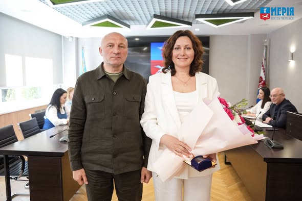 Фото до матеріалу: У Черкасах почесне звання «Мати-героїня» присвоїли двом жінкам