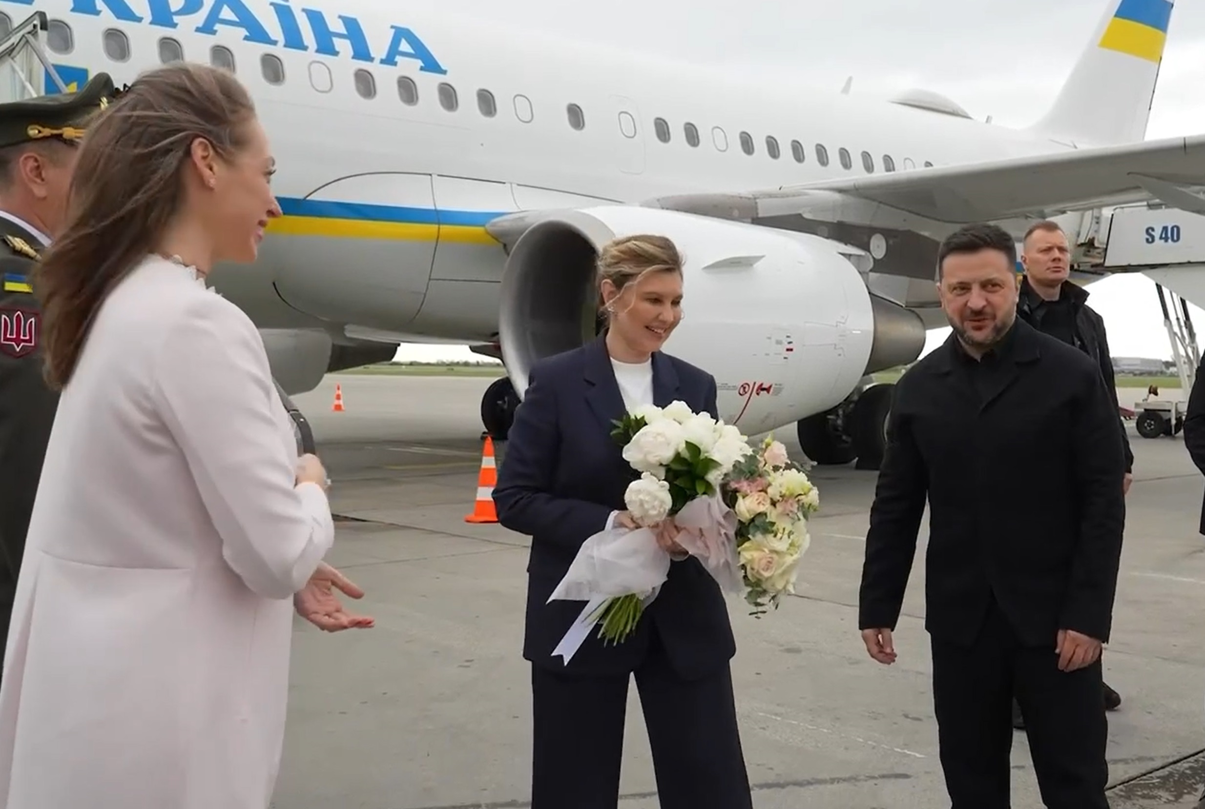 Фото до матеріалу: Зеленський прибув до Румунії для саміту «Бухарестської дев’ятки»: суть переговорів та нові ініціативи