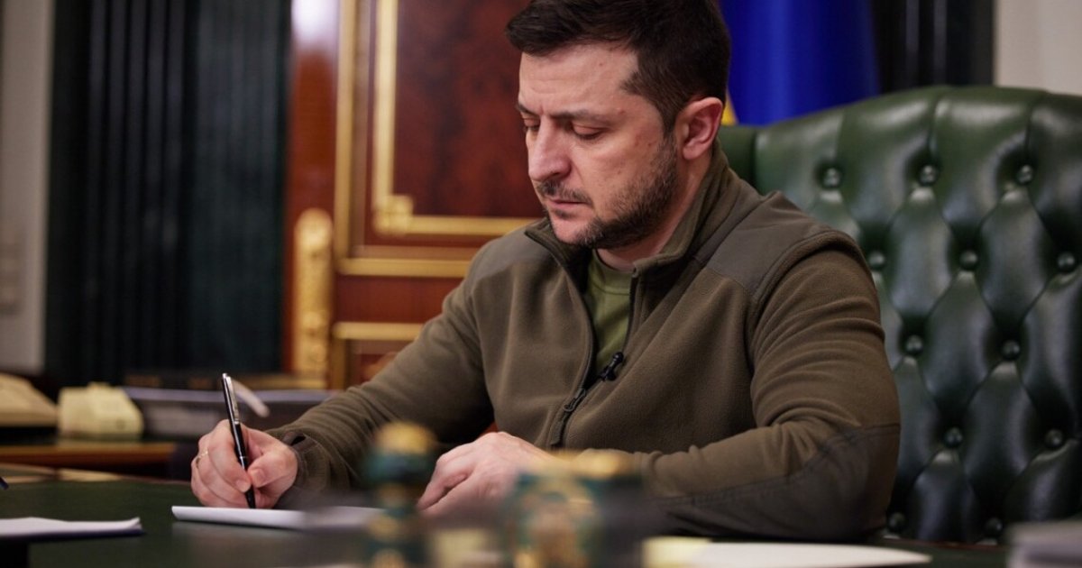 Фото до матеріалу: Зеленський визначив терміни приватизації «Сенс Банку»
