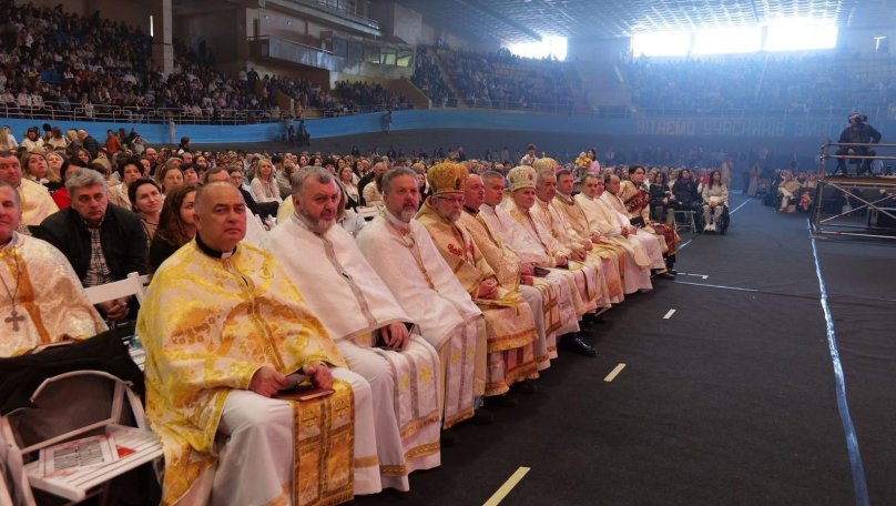 Фото до матеріалу: У Львові відбулася масштабна молитовна зустріч: понад 4 тисячі вірян об'єдналися за миром