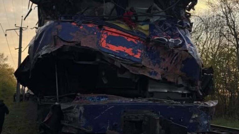 Фото до матеріалу: Трагедія на Львівщині: автокран виїхав на переїзд, загинув машиніст-ветеран