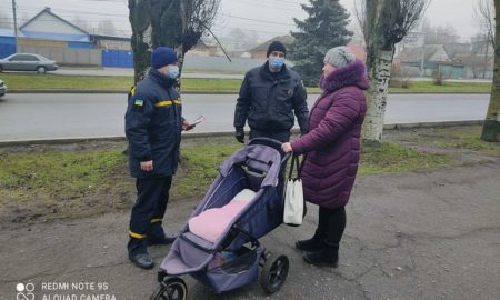 Фото до матеріалу: Американець на авто застряг у снігу під Дніпром: на допомогу прийшли рятувальники