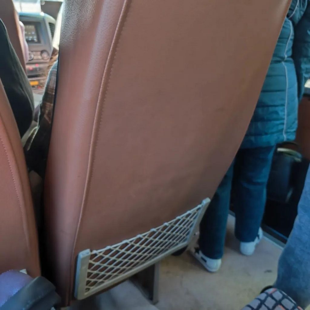 Фото до матеріалу: У Кривому Розі маршрут №307 здивував пасажирів комфортом: «Наче в Кишинів їдеш»