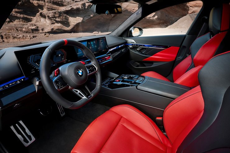 Фото до матеріалу: У Києві засвітився новий BMW M5 Touring за 7,3 мільйона гривень