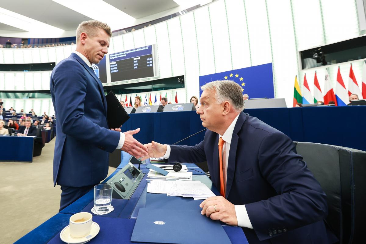 Фото до матеріалу: Роланд Цебер: Орбан впав у депресію, а партія «Тиса» перемогла на виборах в Угорщині