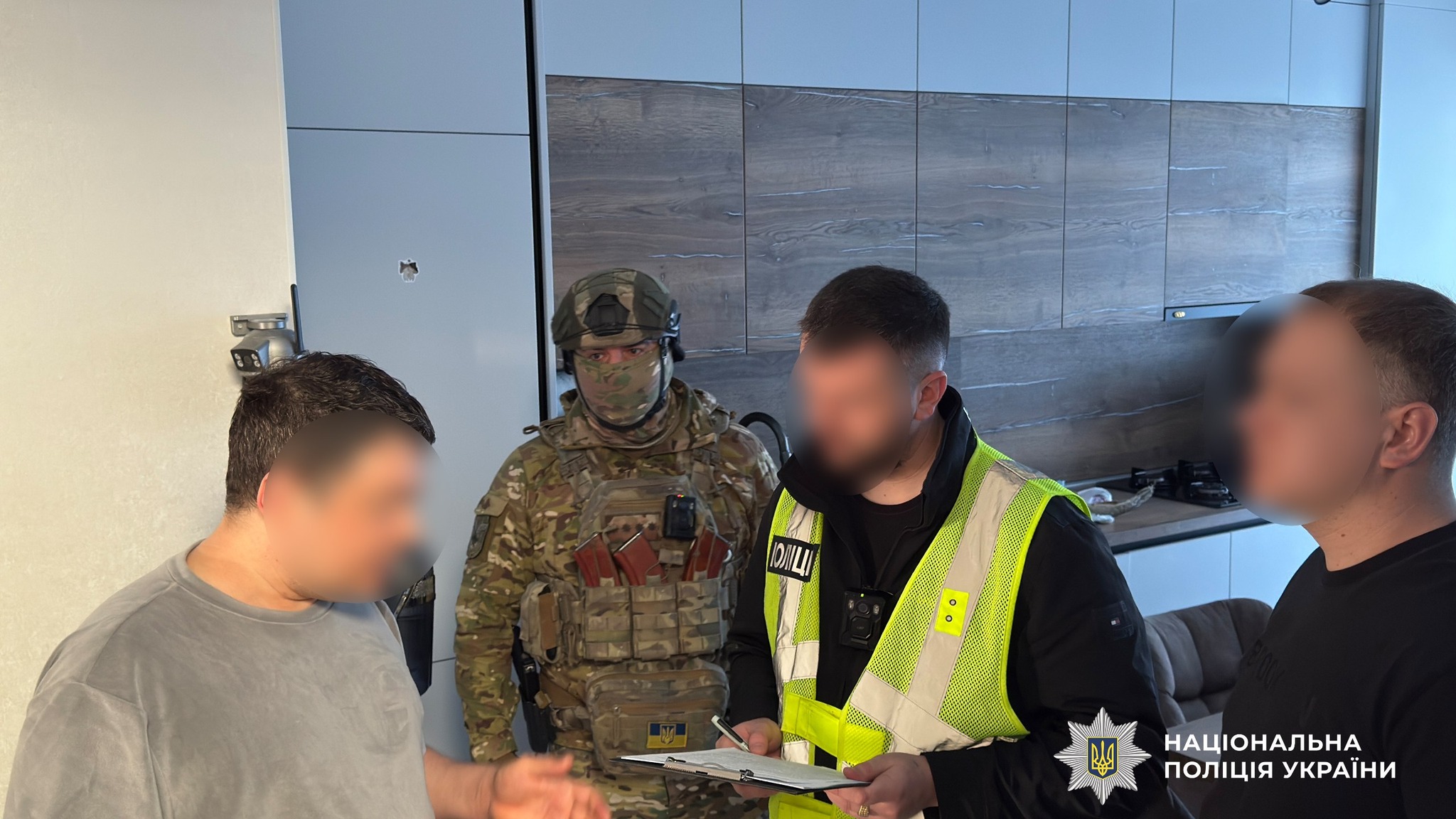 Фото до матеріалу: У Києві підозрюють директора благодійної організації у легалізації іноземців