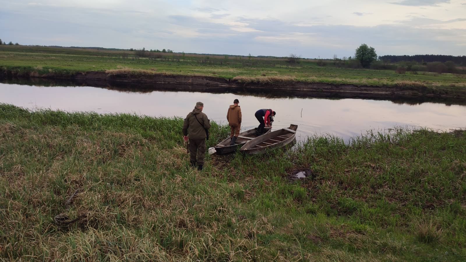 Фото до матеріалу: На озері Шині у Камінь-Каширському районі викрили незаконний вилов риби під час нересту