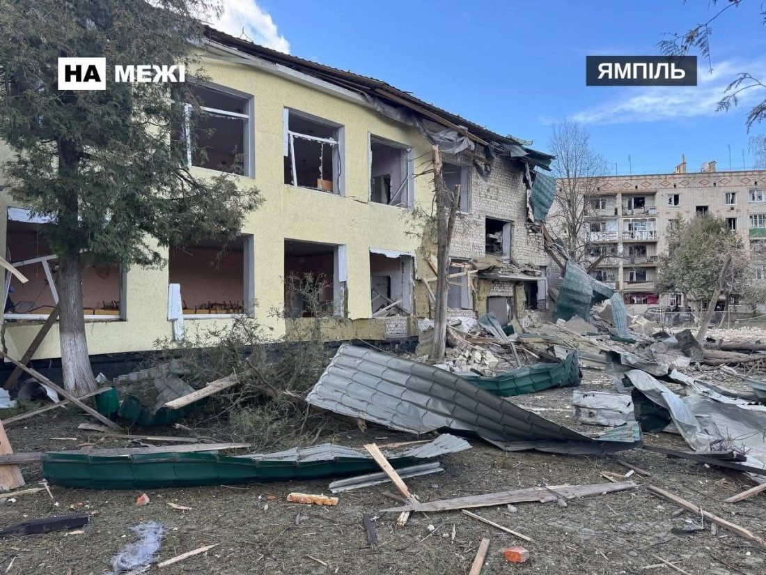 Фото до матеріалу: Росіяни вдарили КАБами по Ямпільській громаді: пошкоджено будинки та дитсадок