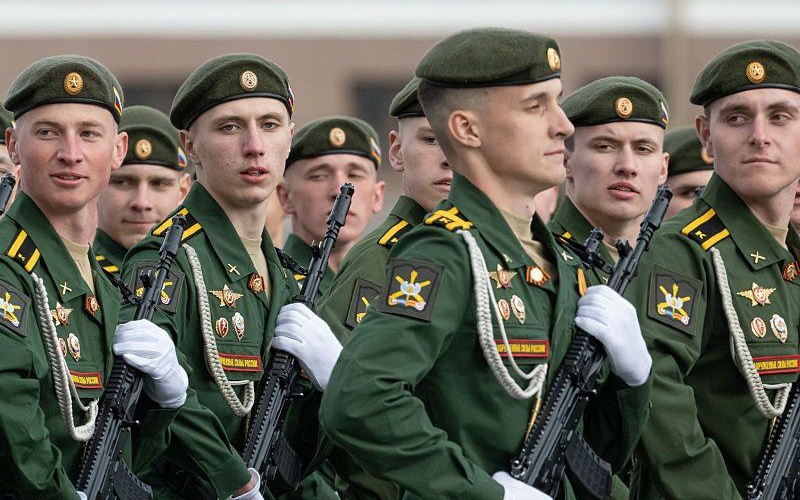 Фото до матеріалу: Росія та Україна звинуватили одна одну у порушенні перемир'я до Дня Перемоги