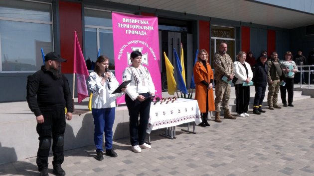 Фото до матеріалу: У Визирській громаді відкрили сучасну бібліотеку в Причорноморському ліцеї