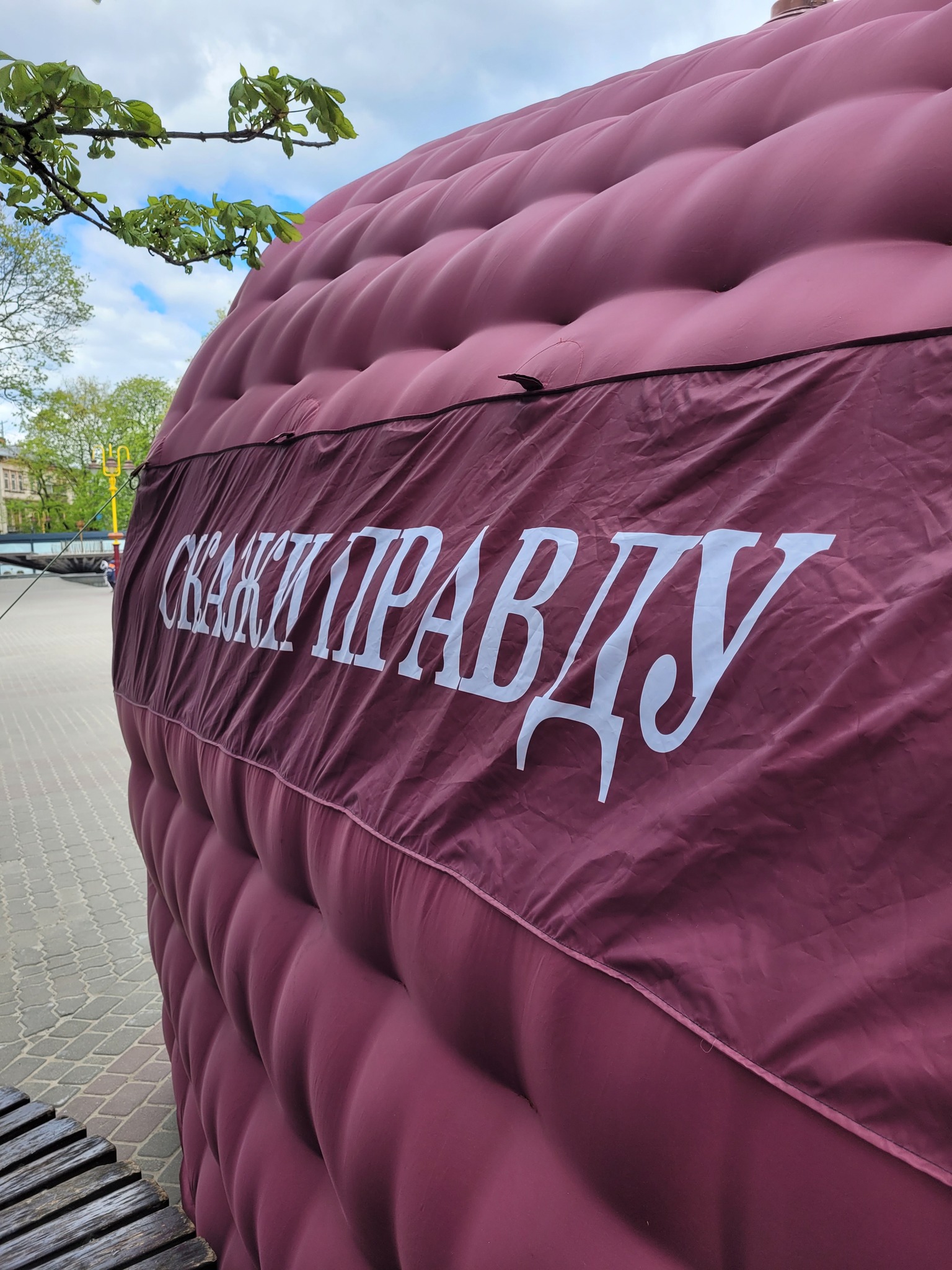 Фото до матеріалу: Що франківці думають про війну та рідне місто: учасники проєкту «Скажи Правду»
