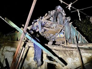 Фото до матеріалу: Нікополь постраждав від обстрілів: пошкоджено інфраструктуру, один постраждалий