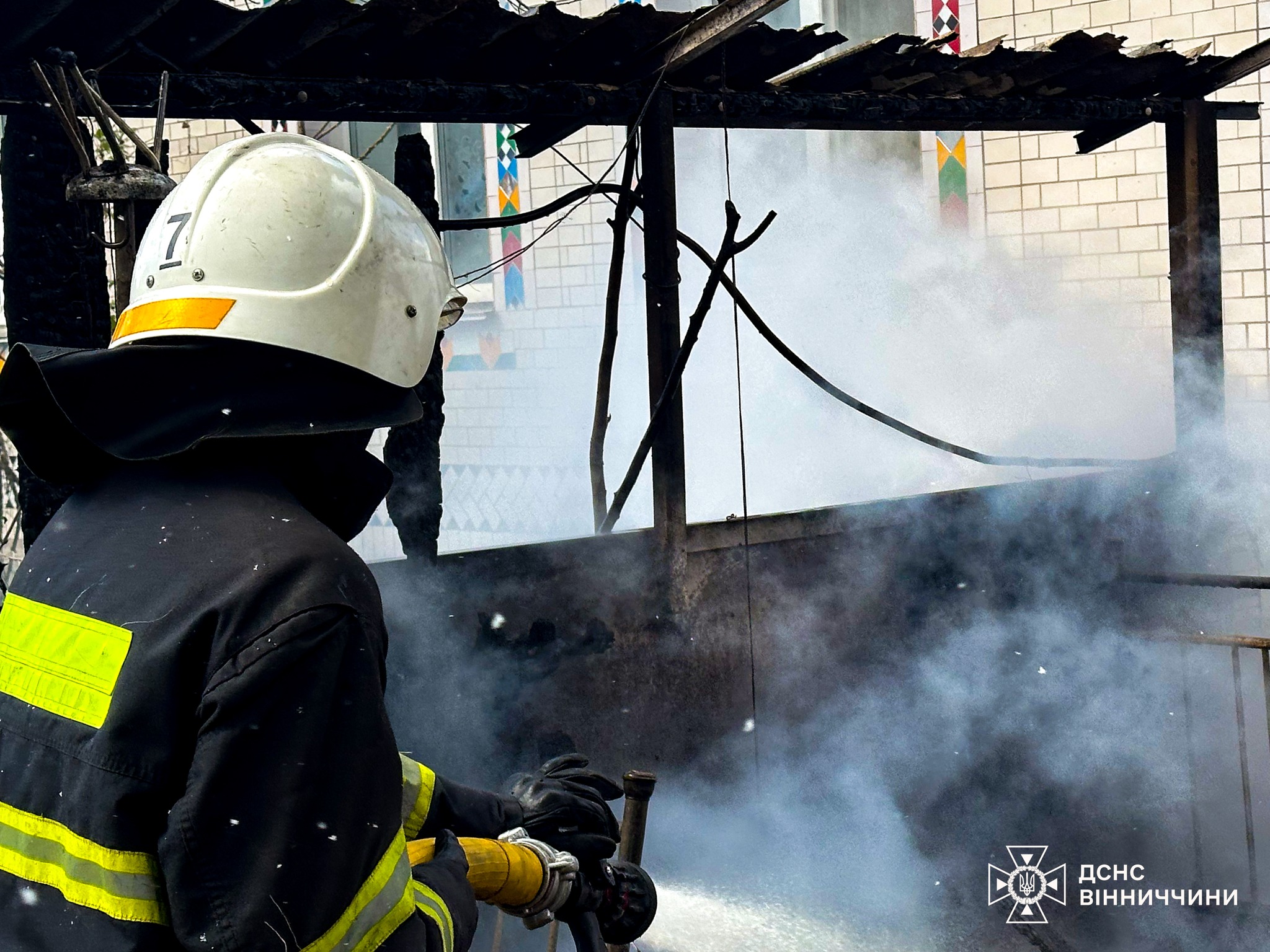 Фото до матеріалу: На Вінниччині зафіксували 15 пожеж: від СТО до альтанки