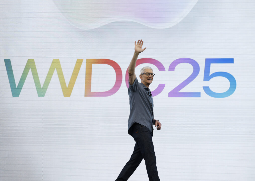 Фото до матеріалу: Епоха Тіма Кука завершується: що чекати від Apple з новим капітаном Джоном Тернусом