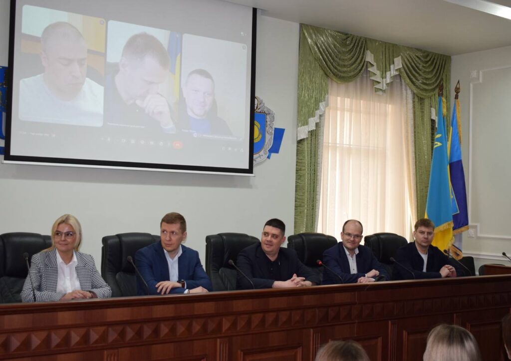 Фото до матеріалу: У Черкаській області склали присягу 13 нових прокурорів