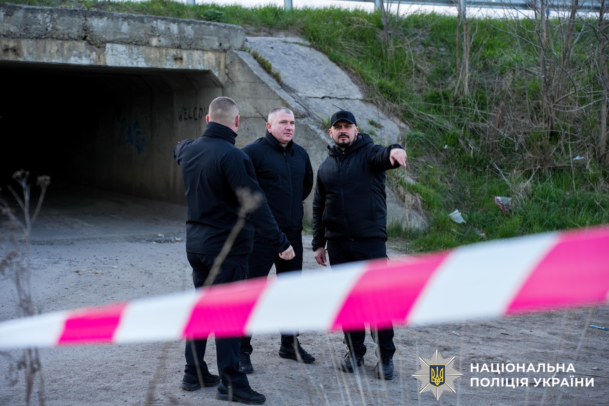 Фото до матеріалу: У Бориславі в центрі міста загорівся автомобіль: пожежні локалізували вогонь