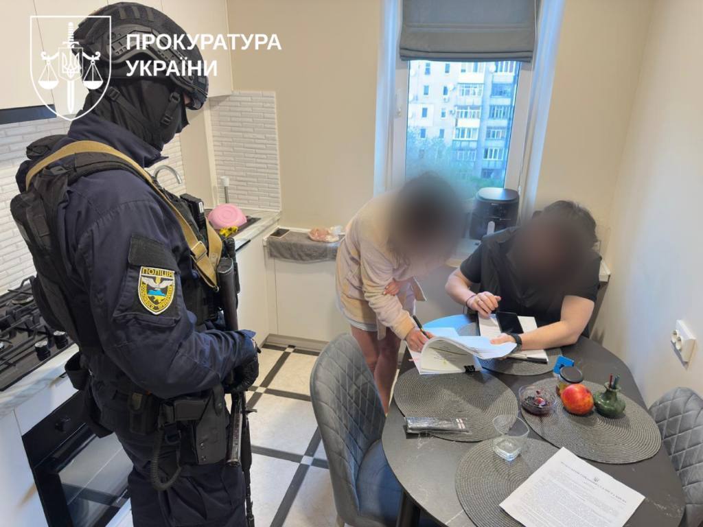 Фото до матеріалу: В Україні викрили схему псевдоблагодійних фондів, що наживалися на хворих дітях
