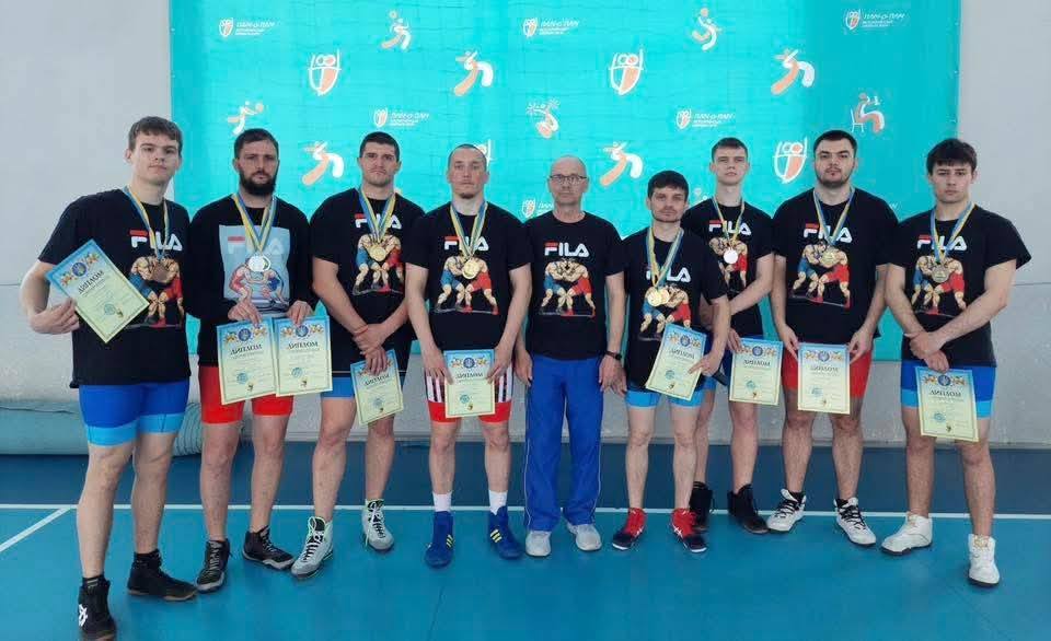Фото до матеріалу: Миколаївські спортсмени з порушеннями слуху здобули 14 нагород чемпіонату України