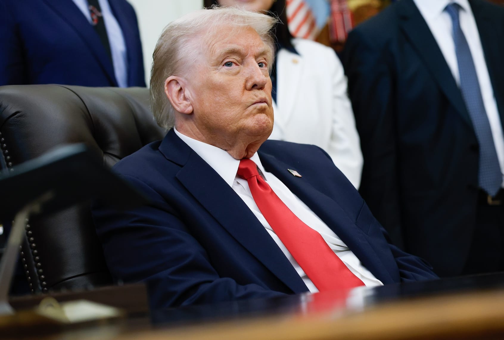 Фото до матеріалу: Трамп загрожує новими ударами по Ірану: напруженість на Близькому Сході різко зростає