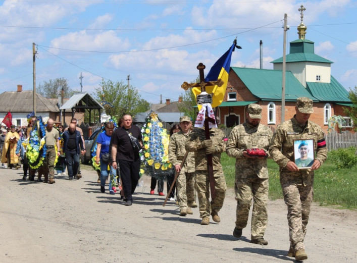 Фото до матеріалу: У Лебединській громаді вшанували пам'ять загиблого воїна Євгенія Гапонова