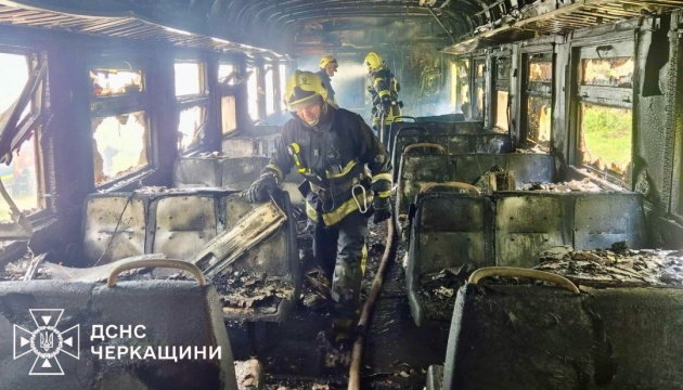 Фото до матеріалу: У Черкаському районі під час руху загорівся електропоїзд, евакуювалися 40 пасажирів
