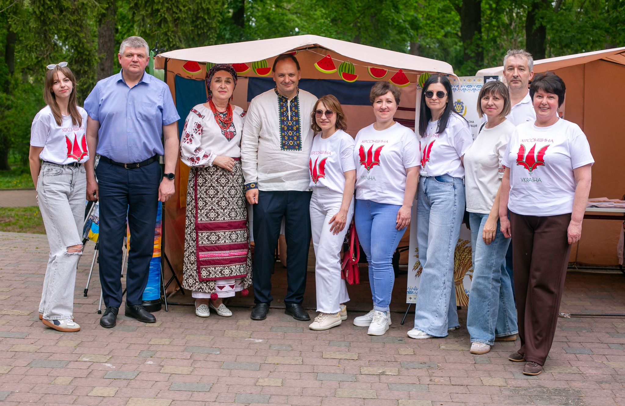 Фото до матеріалу: Святкове дійство «Місто єднає громади» зібрало франківців у парку Шевченка