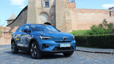 Фото до матеріалу: Tesla впроваджує віртуальні черги на зарядках Supercharger