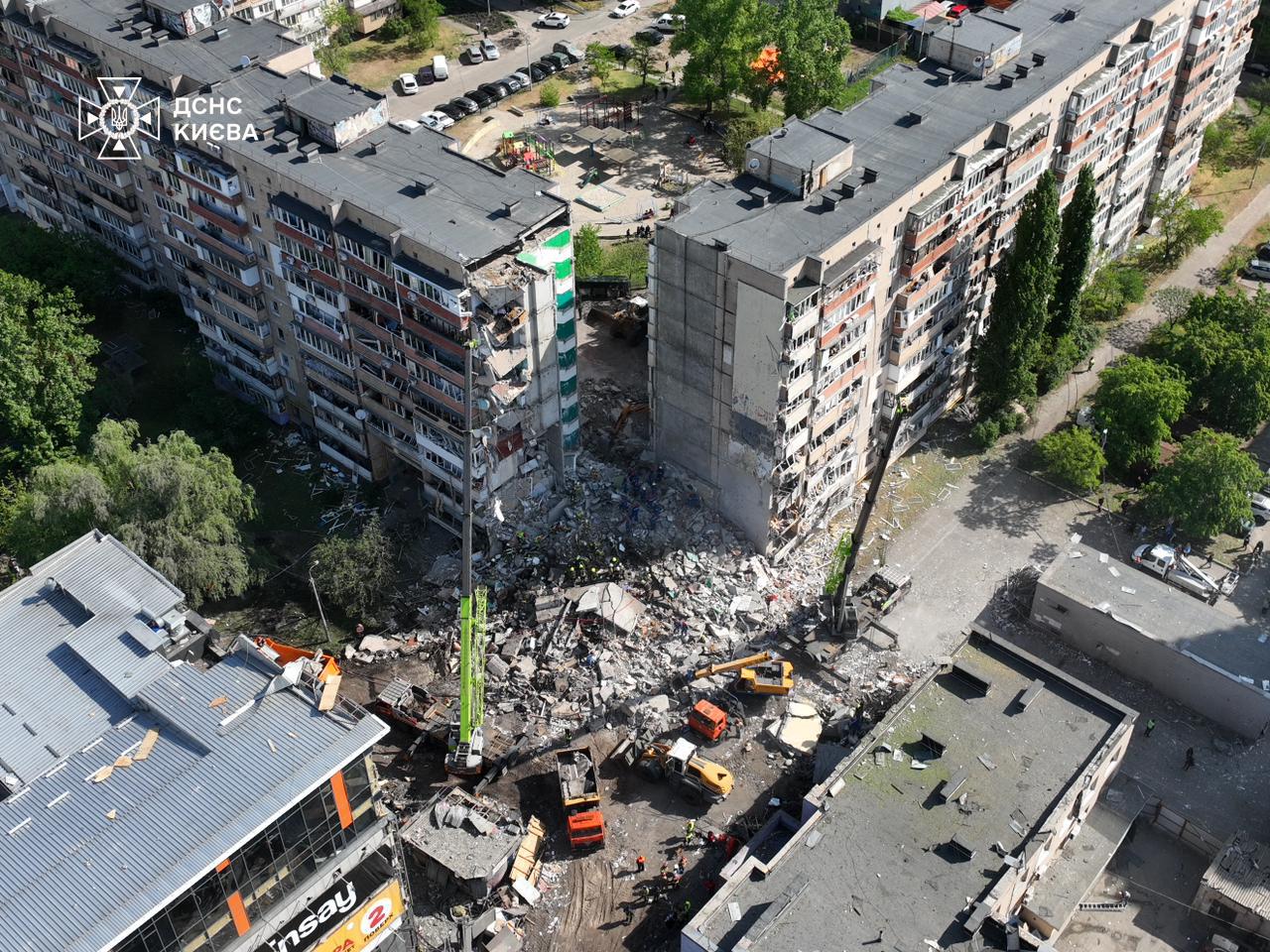 Фото до матеріалу: У Києві збільшилась кількість жертв після масованого російського обстрілу