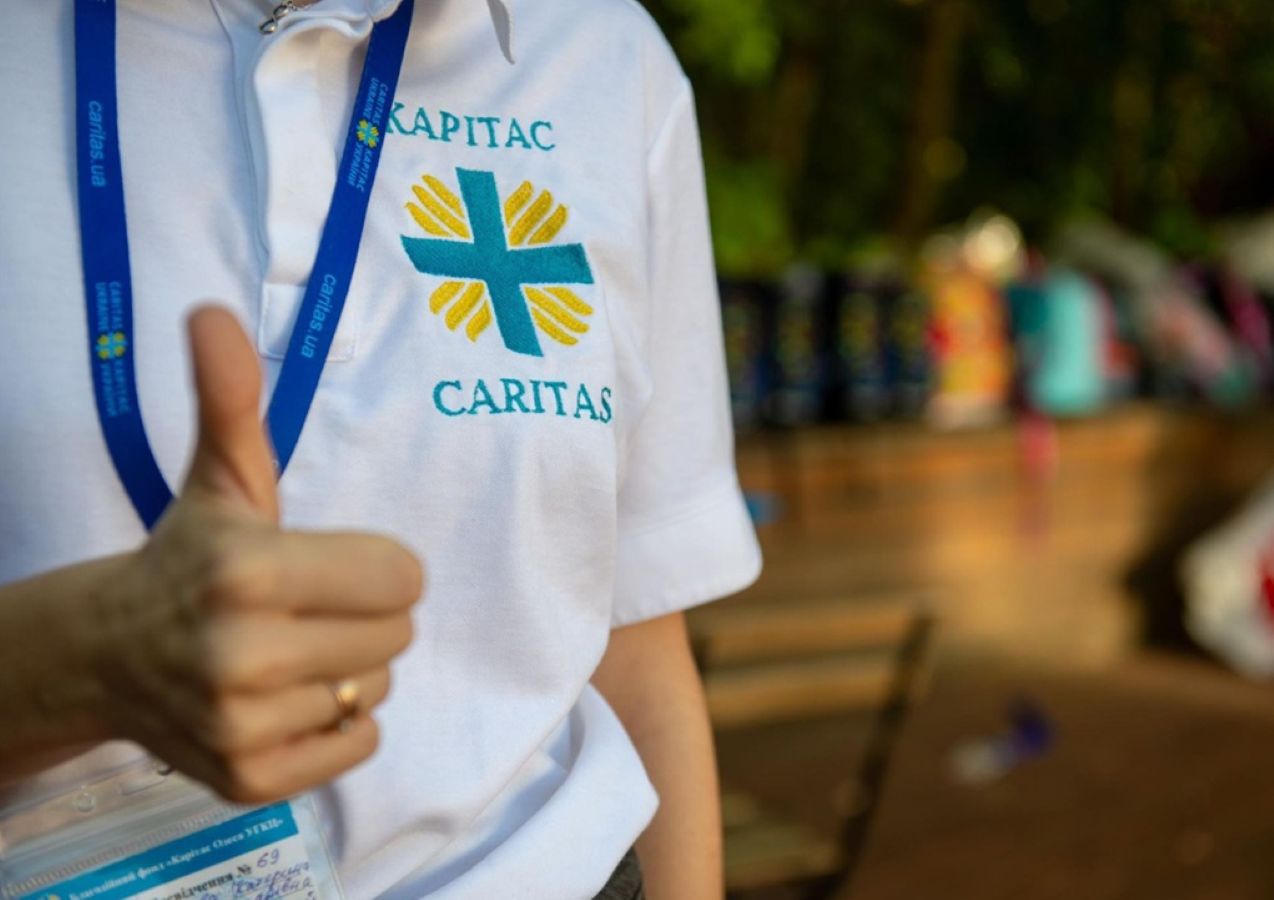 Фото до матеріалу: Гроші від Карітас: хто може отримати допомогу, скільки дають та як подати заявку у 2026 році