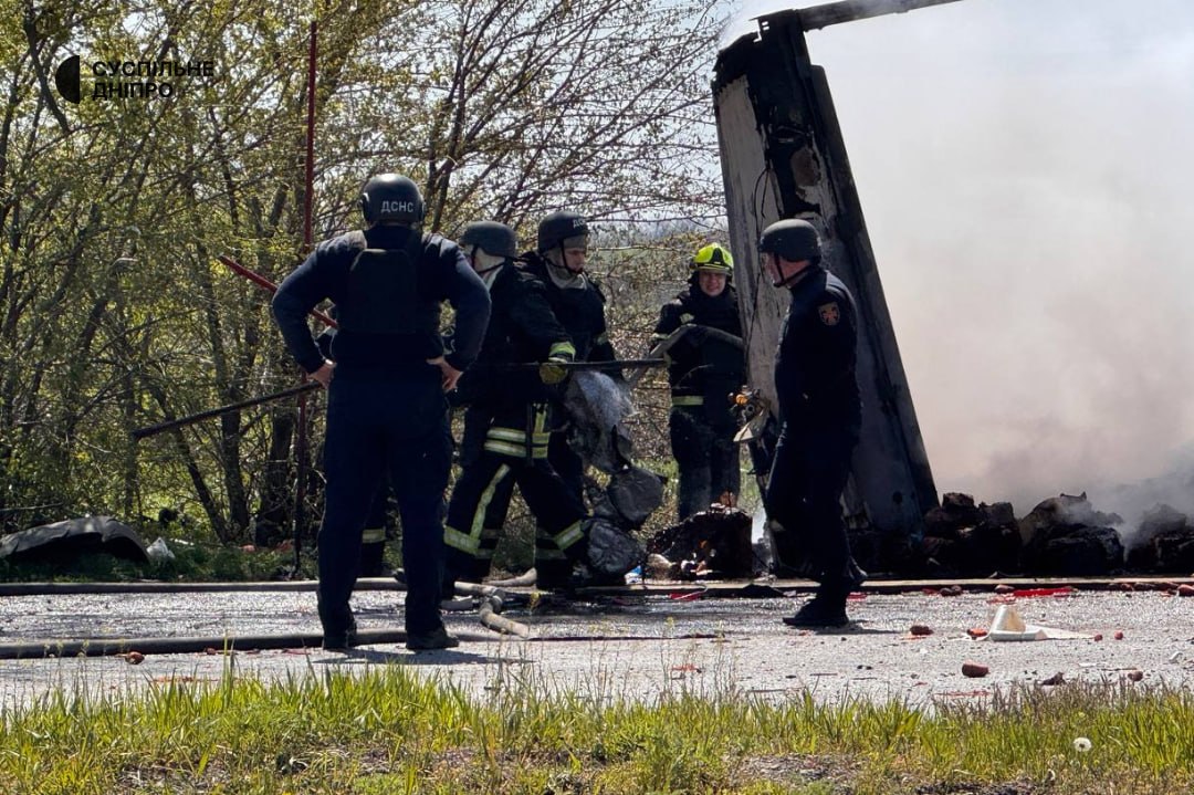 Фото до матеріалу: Шестеро поранених, серед них дитина – ворог завдав удару поблизу АЗС на Дніпропетровщині