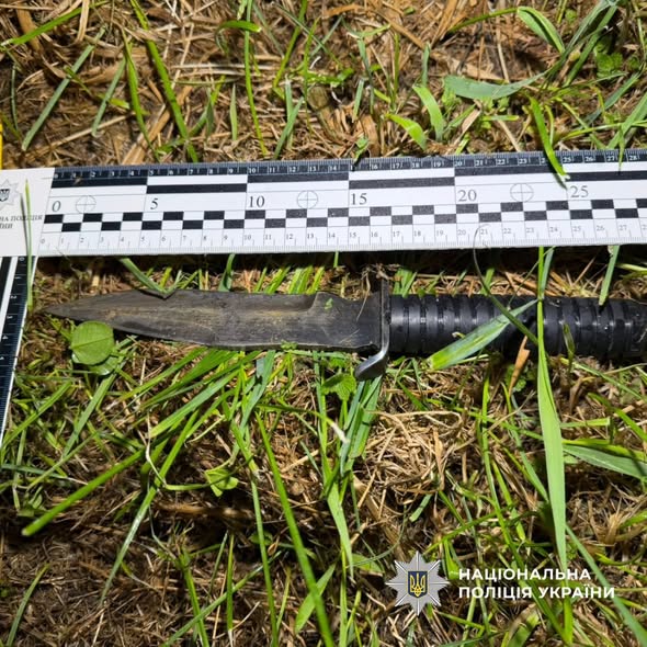 Фото до матеріалу: Поліцейські Косівщини застосували вогнепальну зброю під час нападу на медикамів