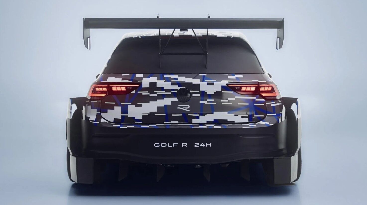 Фото до матеріалу: Відкритий Volkswagen Golf R 24H: потужний гоночний хетчбек для Нюрбургринга