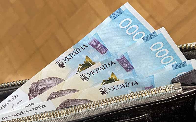 Фото до матеріалу: Черкащанка заплатить 850 гривень, бо її син випив пива і порушував громадський порядок