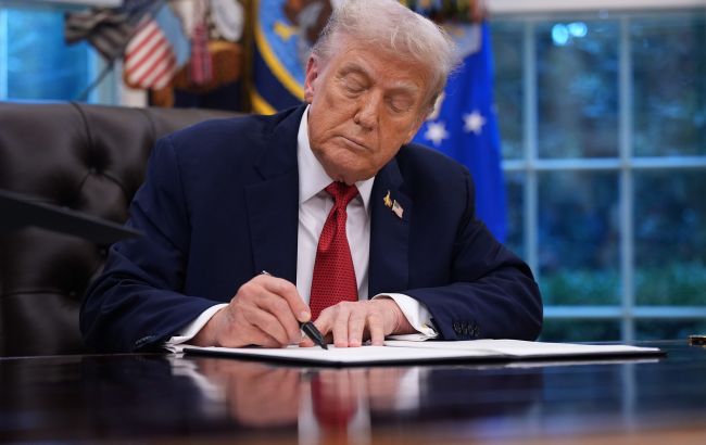 Фото до матеріалу: Трамп скасував мита на шотландський віскі після візиту короля Чарльза III