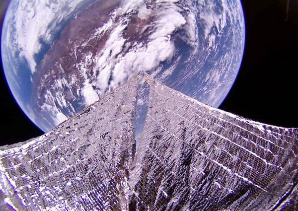 Фото до матеріалу: Космічний LightSail 2 надіслав фотографії Землі з орбіти